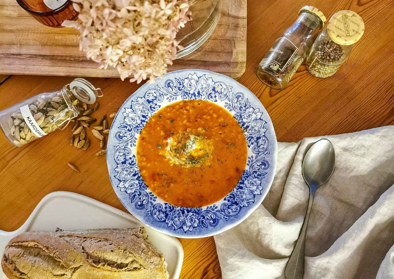 Tomaattinen linssikeitto – intian ihastuttavia makuja